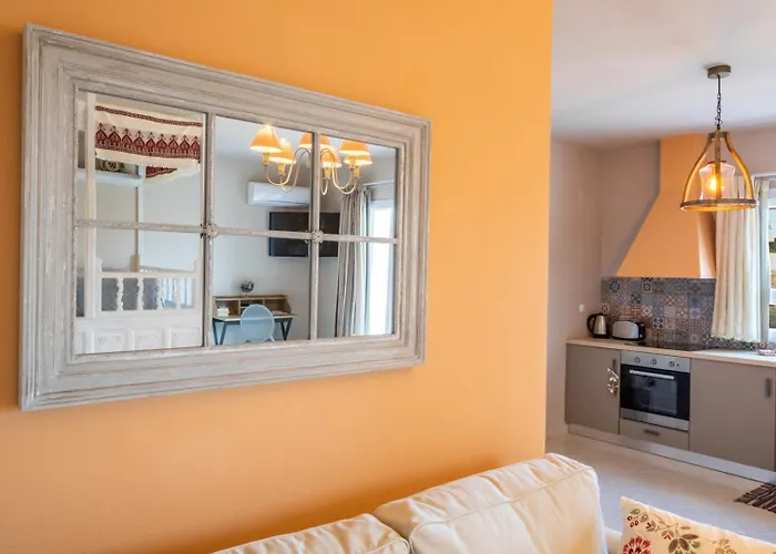 Elaia فيلة أموبي